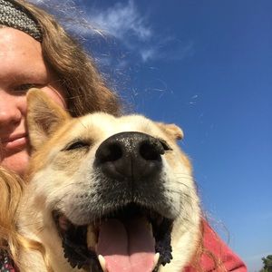 Meet your Posher, Caitlin